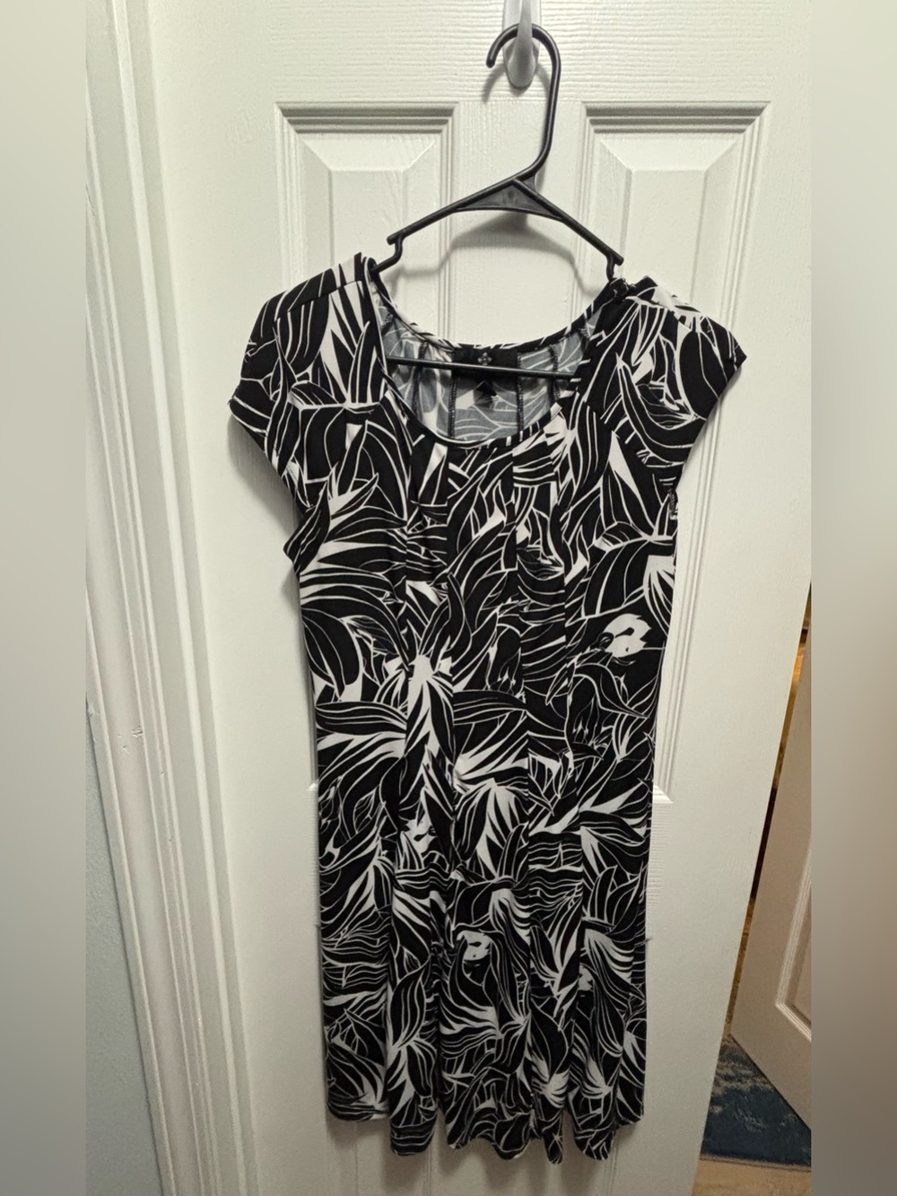 Ronni Nicole Black & White Midi Dress